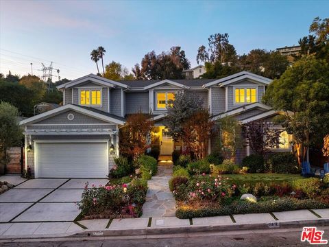Photo of 809 Leonard Road, Los Angeles, CA 90049 (MLS # 26828381)