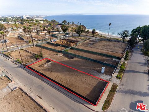 Photo of 336 Via De La Paz, Pacific Palisades, CA 90272 (MLS # 25603015)