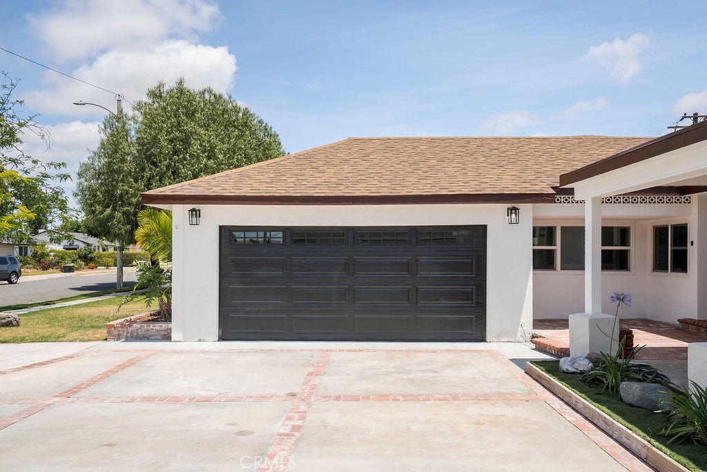 2871 W Tyler Avenue