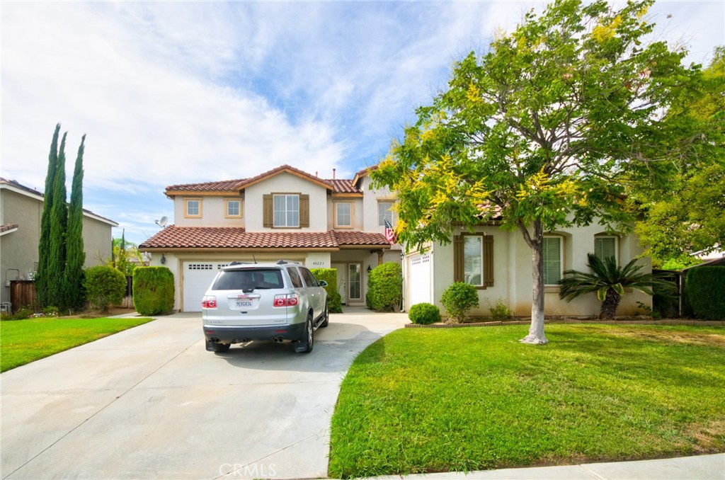 Welcome to a lifestyle of comfort and elegance at Vintage Reserve! With no HOA and a low tax rate—this is a rare find you won't want to miss. It is on a Cul-De-Sac. Offering approximately 3000 square feet, 5 bedrooms plus loft, and 3 bathrooms. A main-floor bedroom and full bath with new shower enclosure offering flexibility for guest. High ceiling with foyer at the entry. Living room and formal dinning room with cathedral ceiling. Breakfast nook and additional working desk in the kitchen. Almost new built-in appliances with farm sink. Newer luxury water proof plank flooring flows seamlessly through the home, creating a clean, modern feel with no carpet. 2” faux wood blinds for all windows, ceiling fans, and neutral paint colors enhance the elegant ambiance. The kitchen has a large quartz center island and counter top. Newer Samsung stainless dish washer, GE stove and microwave make entertaining effortless. The adjacent family room offers a warm gathering space, highlighted by a cozy fireplace. Upstairs, an oversized loft and the spacious primary suite features : double sinks, separated shower/oval tub and a huge walk-in closet. There are 3 more bedrooms with large closet. Individual Landry room with folding counter. The oversized 3 car garage with automatic garage door openers and one with ceiling fan. Patio cover at the backyard.. Located near parks, award-winning schools, shopping, restaurants, the Promenade Mall, and just a short drive to Temecula’s world-famous wineries and Old Town district.
*Washer, dryer and refrigerator are around 2 years old and it is negotiable.