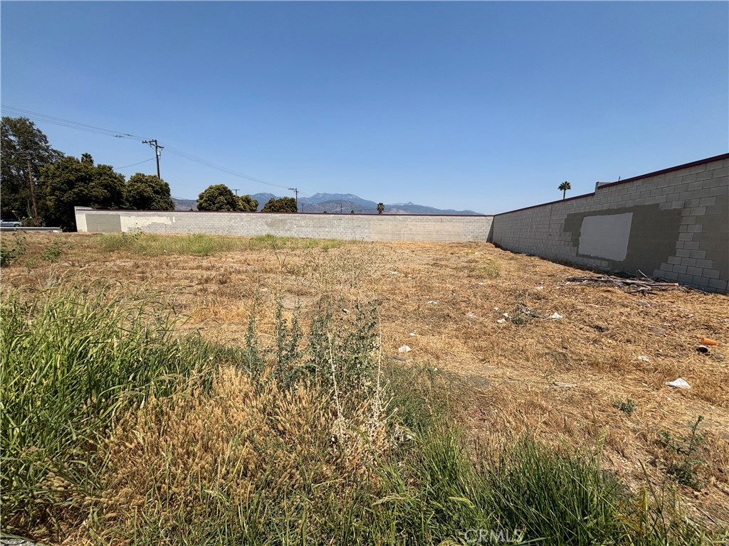 Prime Commercial Lot on Major Hemet Corridor!
Don’t miss this incredible opportunity to own a commercial lot on State Highway 74, one of Hemet’s busiest and most visible streets. This flat, usable parcel offers endless potential for development—ideal for retail, office, mixed-use, or service-based businesses (buyer to verify zoning and use). With high traffic exposure, strong growth in the area, and convenient access to nearby residential neighborhoods and major highways, this is a standout location for your next investment or project.
Bring your vision—this lot is full of potential!