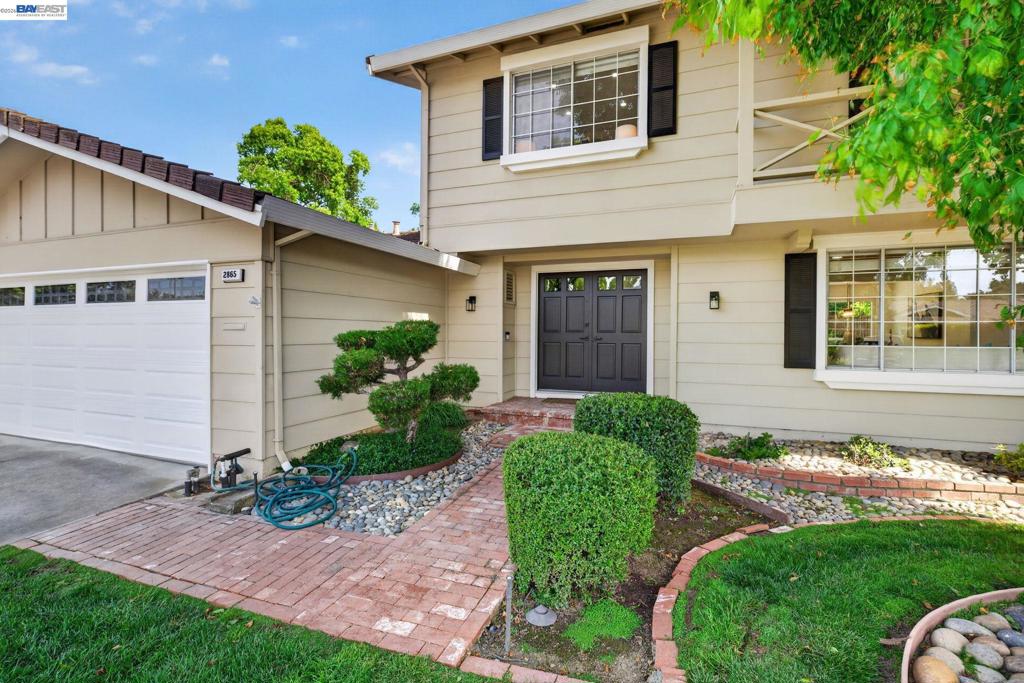 2865 Longspur Way