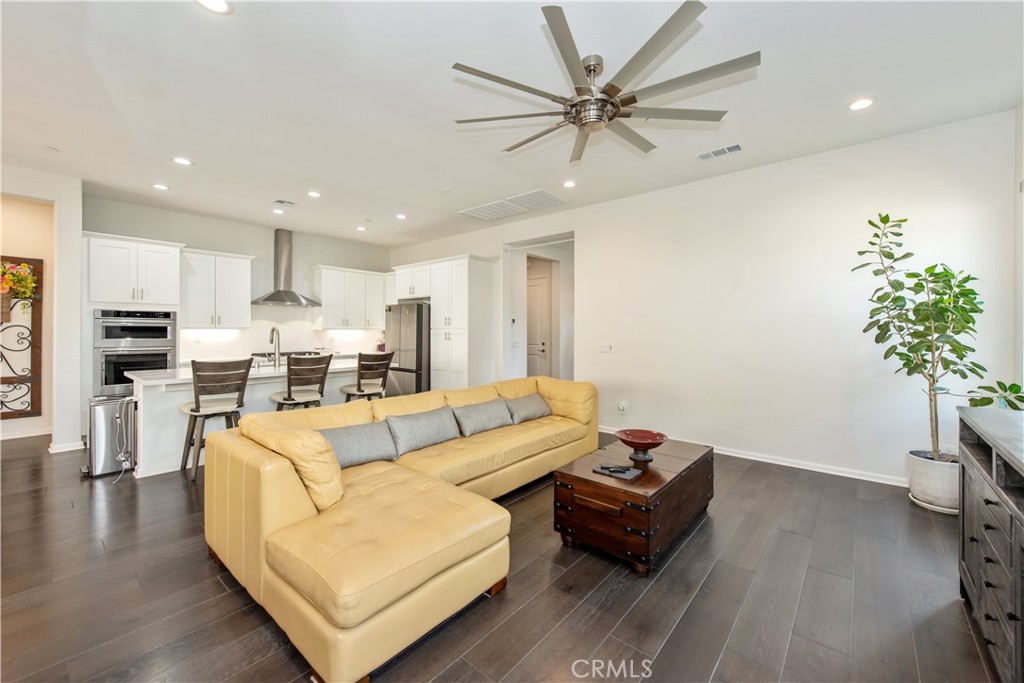 11828 Wandering Way