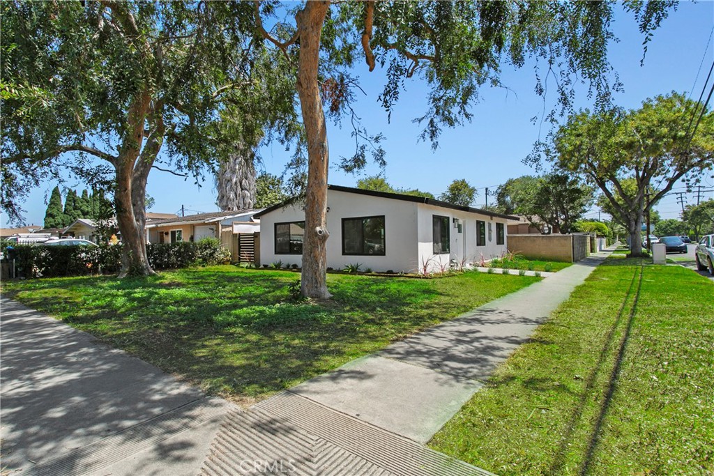 1001 E Saint Andrew Place