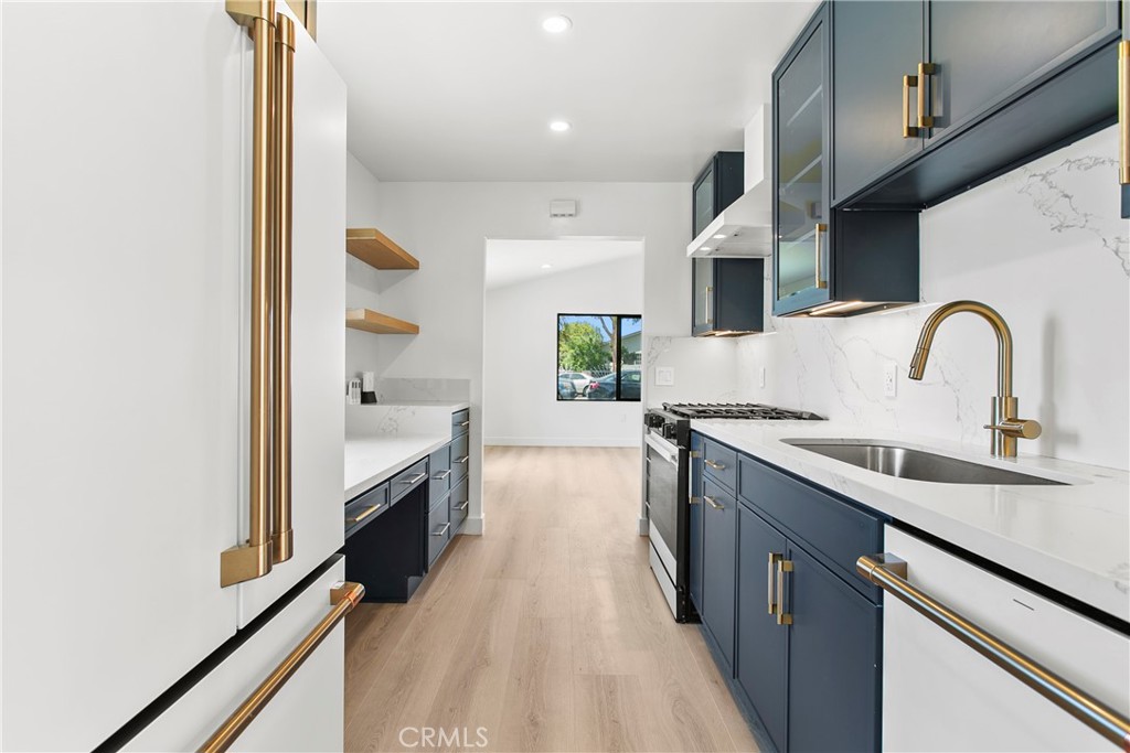 1001 E Saint Andrew Place