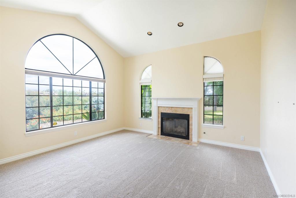 4514 La Canada