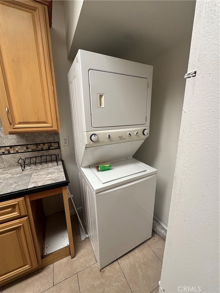 2100 N Derek Drive B