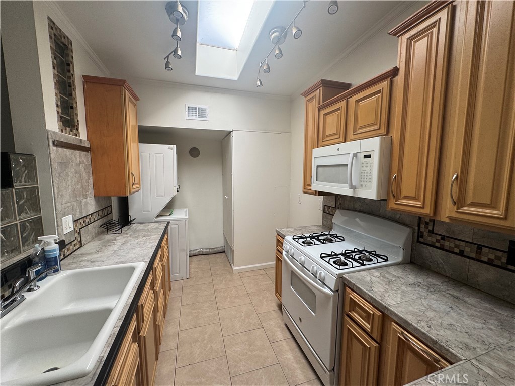 2100 N Derek Drive B