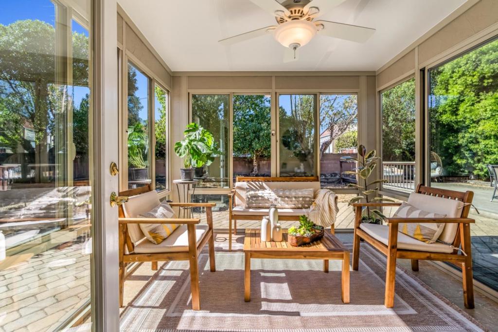 512 Edgemar