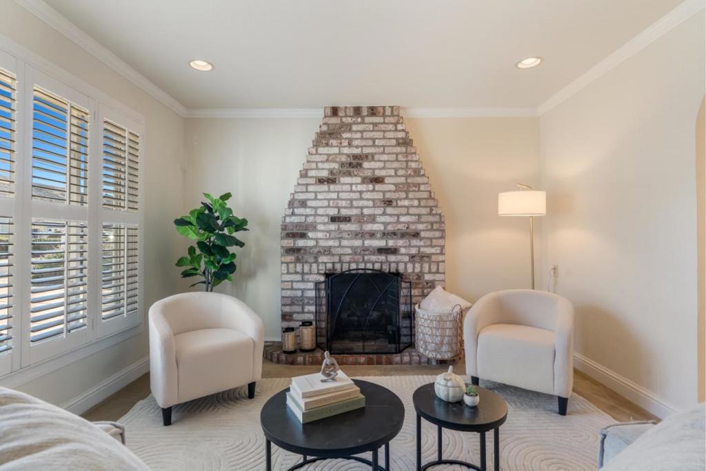 512 Edgemar