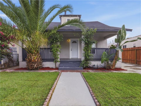 Photo of 224 E 98th Street, Los Angeles, CA 90003 (MLS # IG26233439)