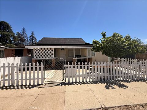 Photo of 162 N 3rd St, Banning, CA 92220 (MLS # CV26091796)