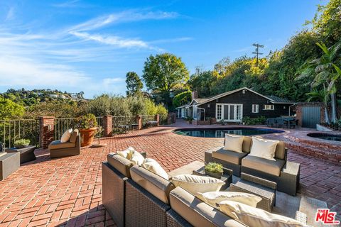 Photo of 12966 Galewood Street, Studio City, CA 91604 (MLS # 26641749)