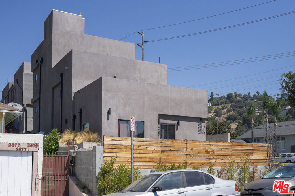 Properties 1 2681 Roseview Avenue