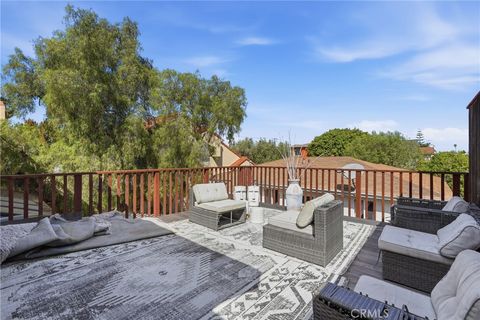 Photo of 2304 Voorhees Ave Ave, Redondo Beach, CA 90278 (MLS # SB26051476)