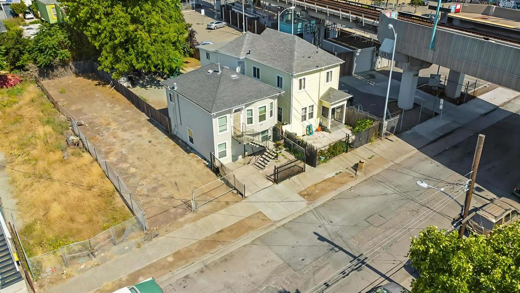 537 Chester St