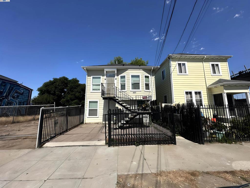 537 Chester St
