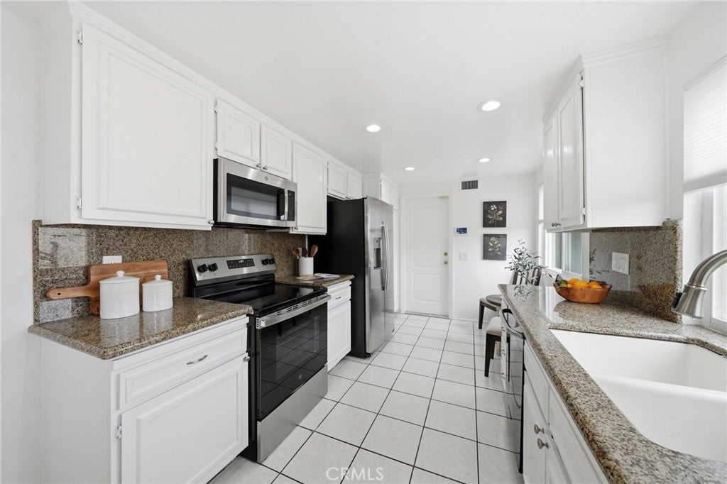 14352 Kipling Lane, Tustin CA 92780 - Photo 27