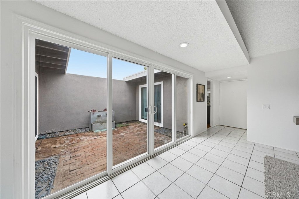 14352 Kipling Lane, Tustin CA 92780 - Photo 6