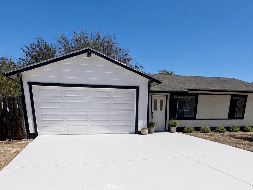 Photo of 40754 179th St E, Lancaster, CA 93535 (MLS # SR26177134)