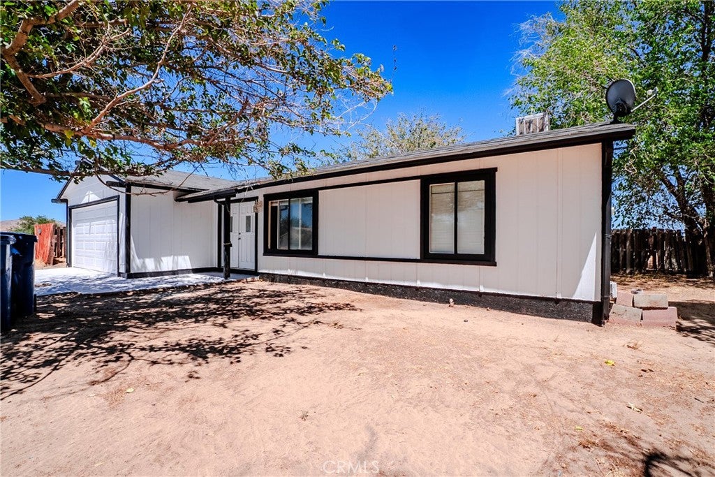 Photo of 40754 179th St E, Lancaster, CA 93535 (MLS # SR26177134)
