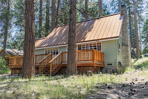 Photo of 52745 Sylvan Way Way, Idyllwild, CA 92549 (MLS # SW26024205)