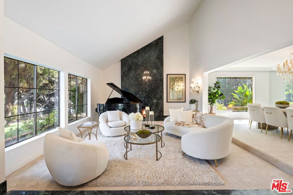 Photo of 8000 Oceanus Drive, Los Angeles, CA 90046 (MLS # 25590951)