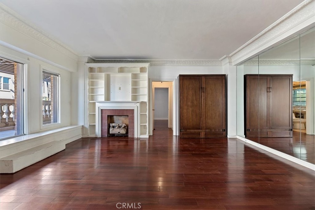 1030 E Ocean 206