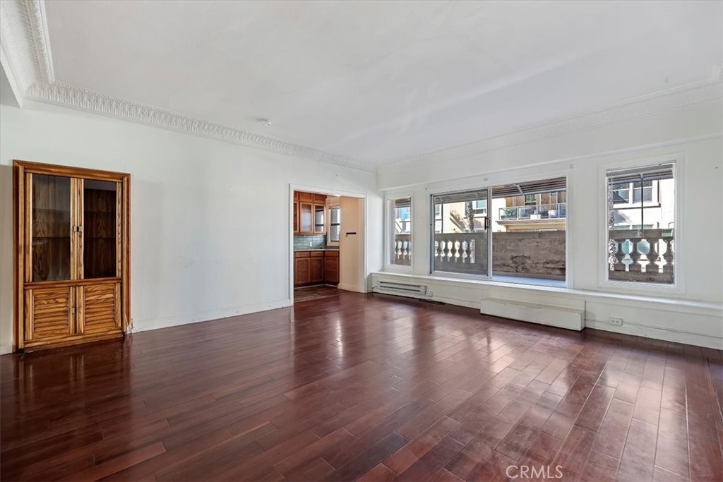 1030 E Ocean 206