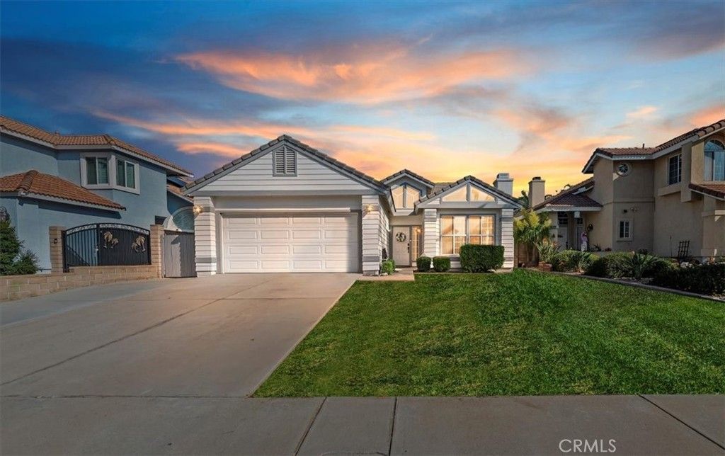 Photo of 19966 Westerly Dr, Riverside, CA 92508 (MLS # IV25245794)
