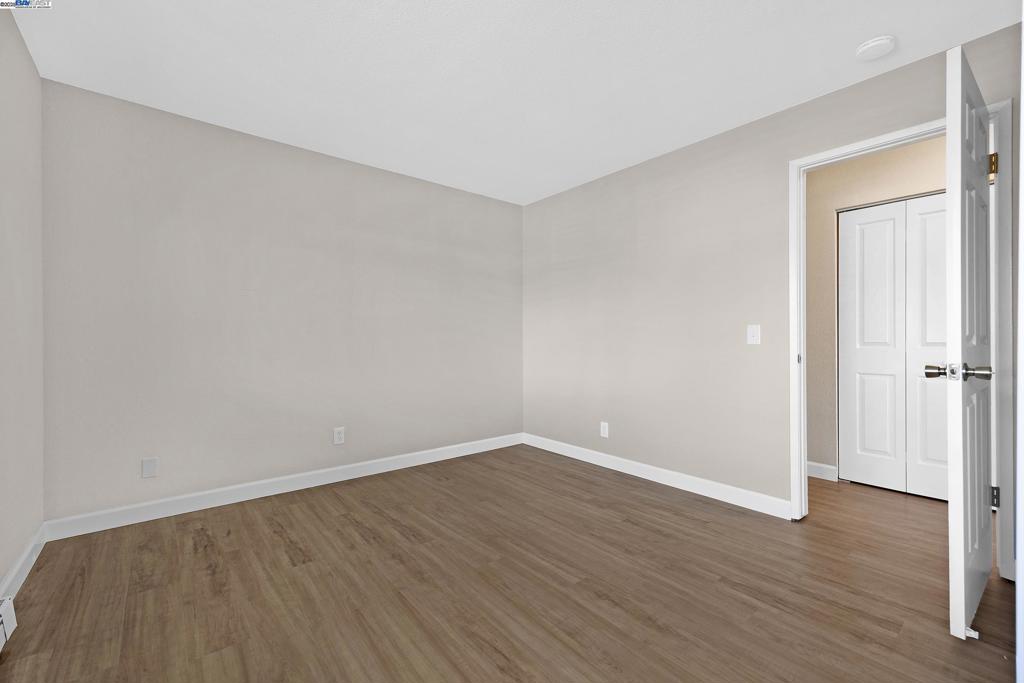 FLORESTA GARDENS - Residential