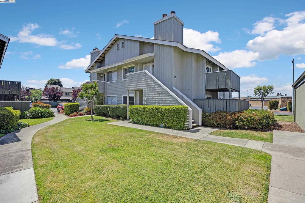 FLORESTA GARDENS - Residential