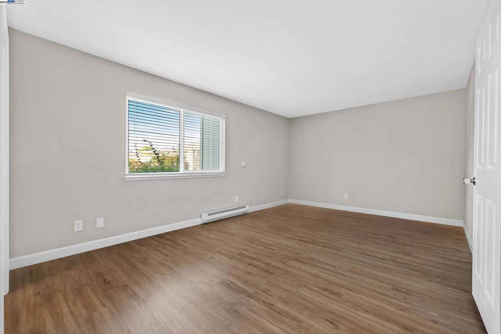 FLORESTA GARDENS - Residential