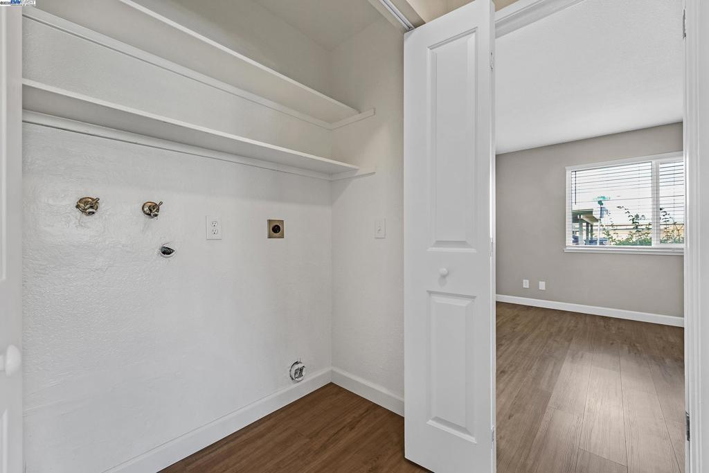 FLORESTA GARDENS - Residential