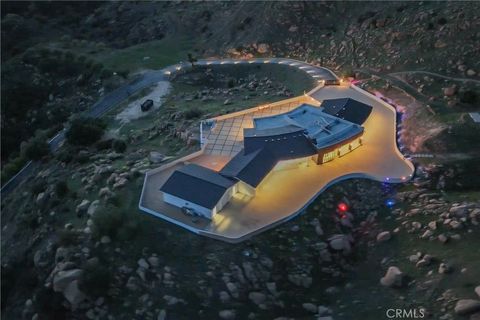 Photo of 109 Buckskin Road, Bell Canyon, CA 91307 (MLS # SR25253481)