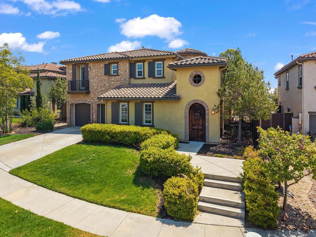 5527 Alexandrine Ct