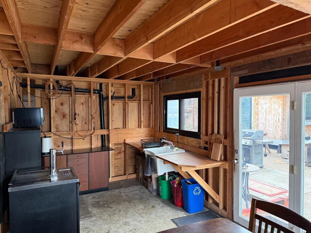 87 Lawrence Avenue