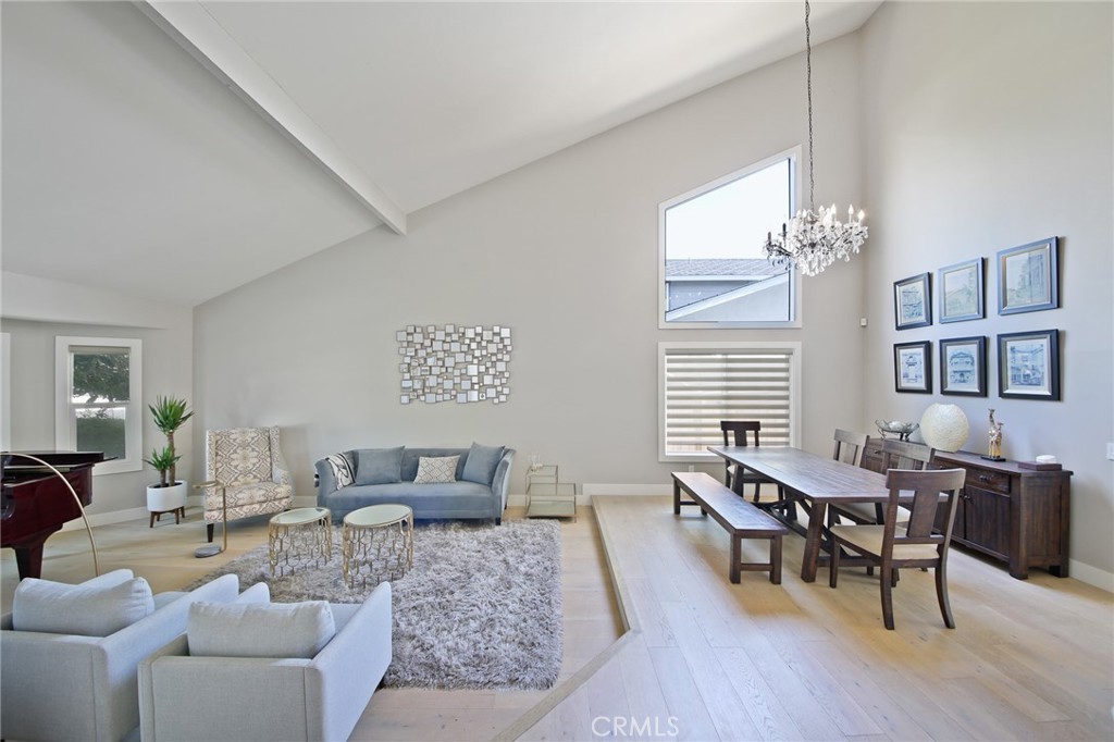 2106 Greenwood Court