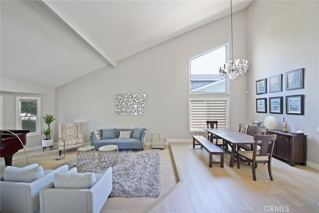 2106 Greenwood Court