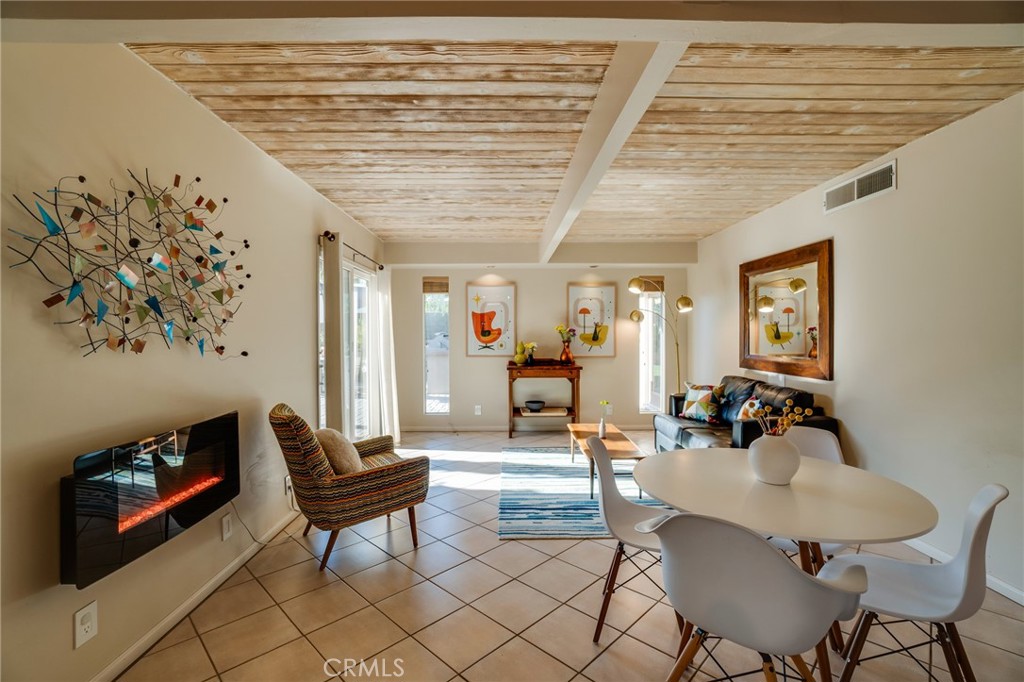 Racquet Club East (33122) - Residential