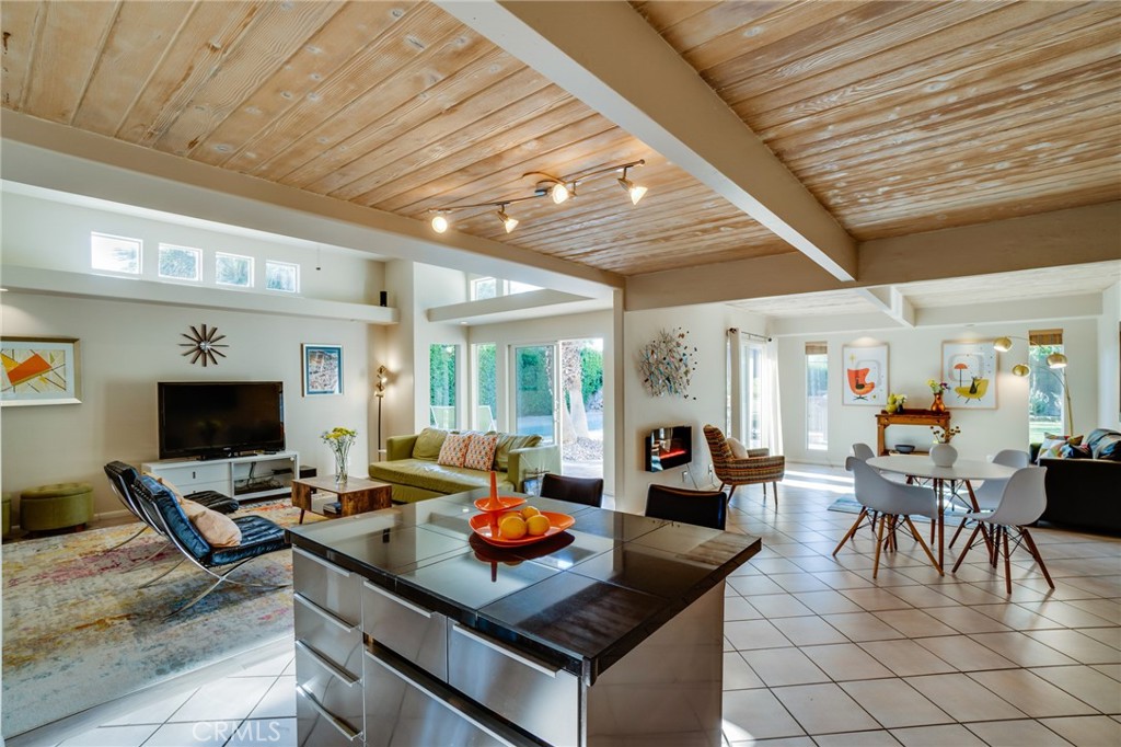 Racquet Club East (33122) - Residential