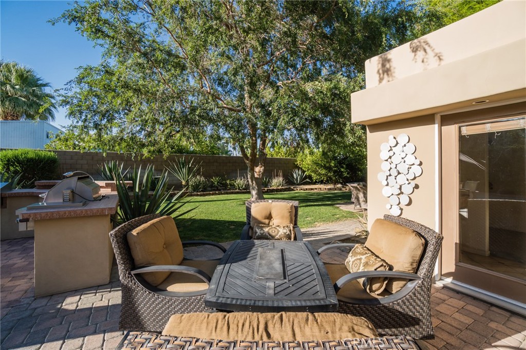 Racquet Club East (33122) - Residential