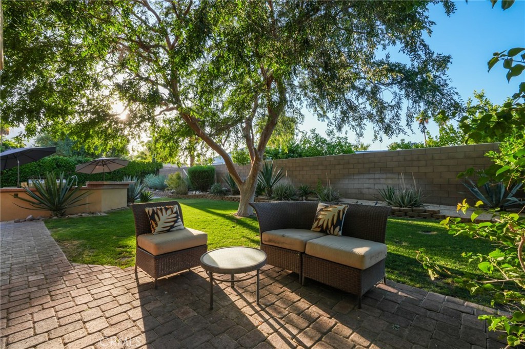 Racquet Club East (33122) - Residential