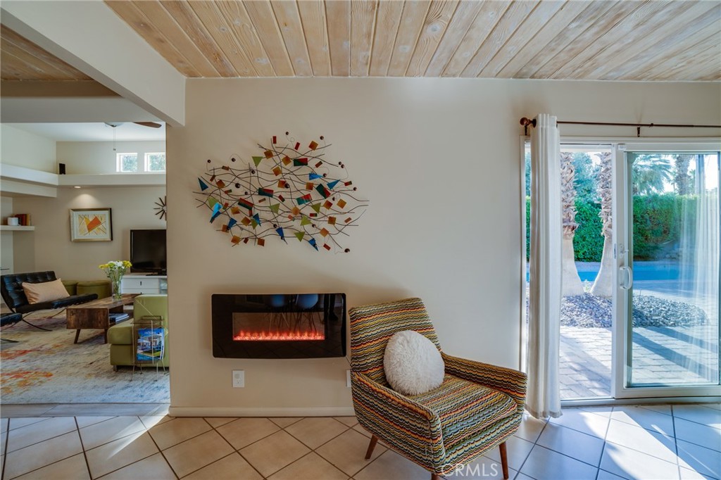 Racquet Club East (33122) - Residential