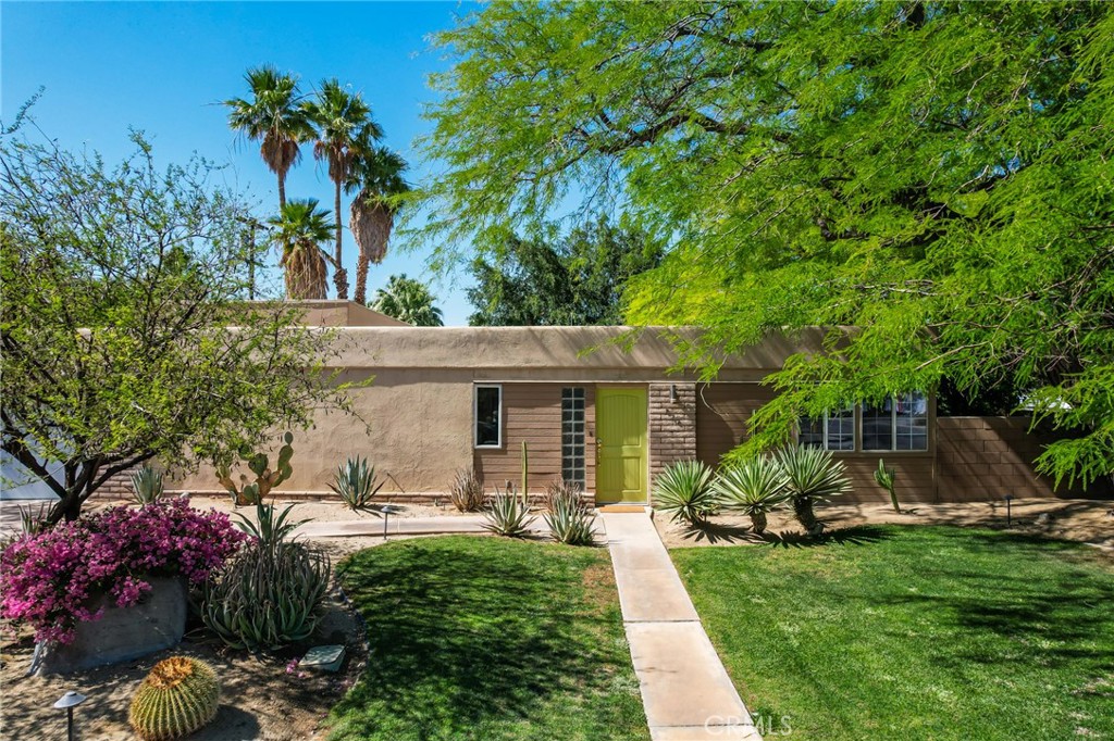 Racquet Club East (33122) - Residential