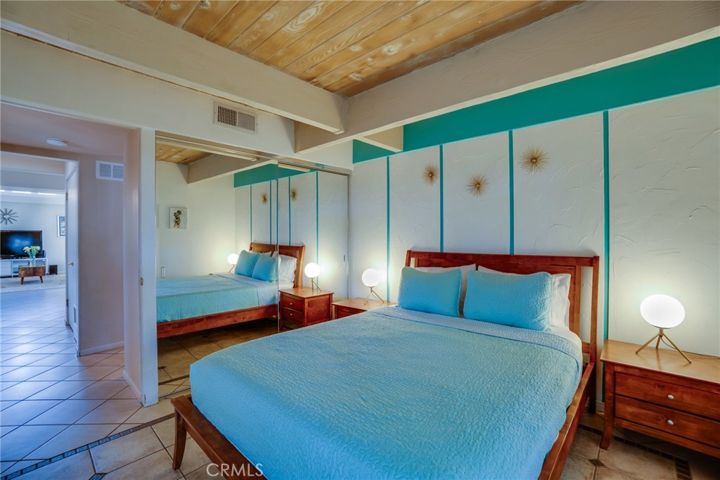 Racquet Club East (33122) - Residential