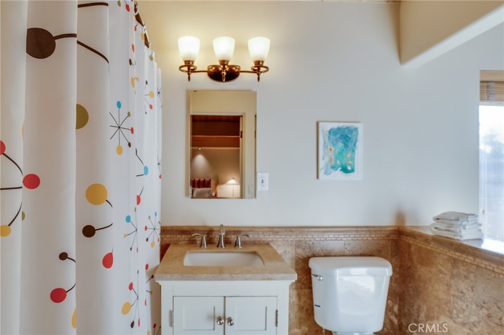 Racquet Club East (33122) - Residential