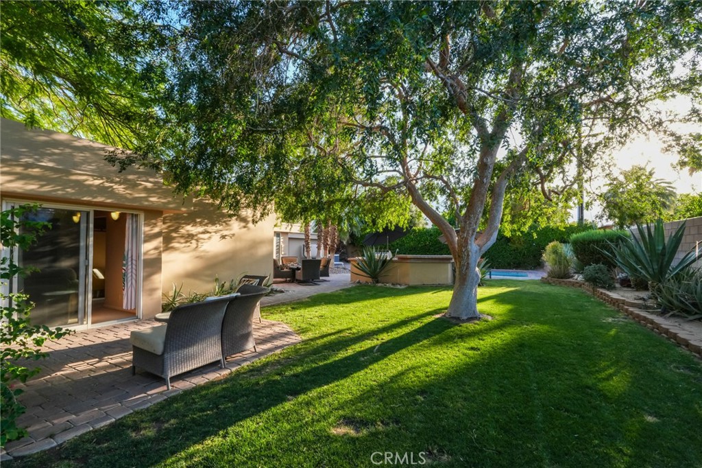 Racquet Club East (33122) - Residential