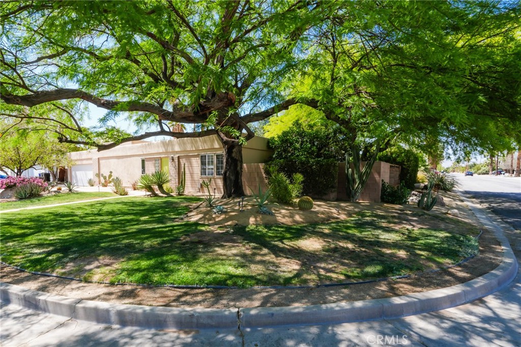 Racquet Club East (33122) - Residential