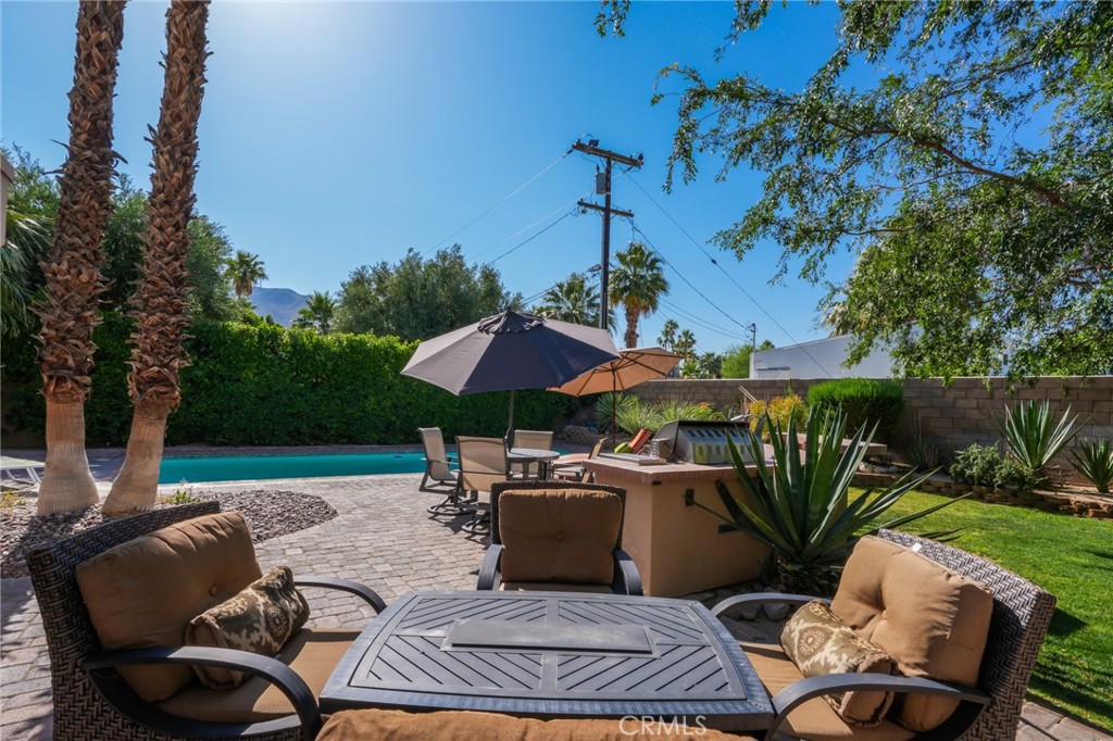 Racquet Club East (33122) - Residential